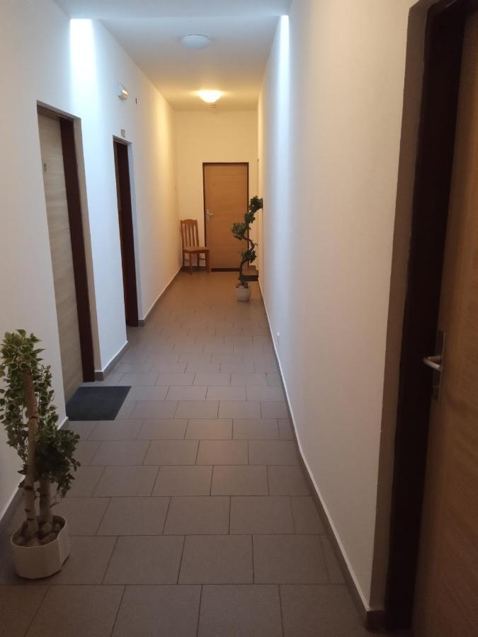Penzion & Ubytovani Chrast  Zewnętrze zdjęcie